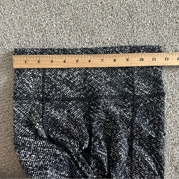 lululemon Fast and Free HR Crop Size 4 - Picture 6 of 9